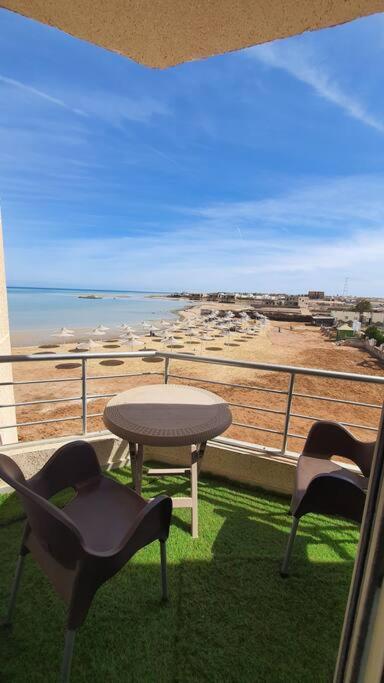 Casablanca Beach Direct Sea View Tow Bedroom Apartment Хургада Екстериор снимка
